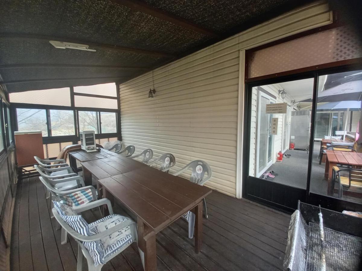 Chamjoeun Pension Chechon Екстер'єр фото