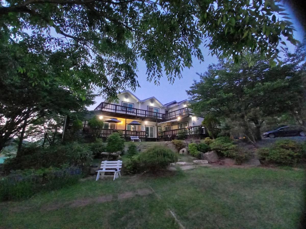 Chamjoeun Pension Chechon Екстер'єр фото