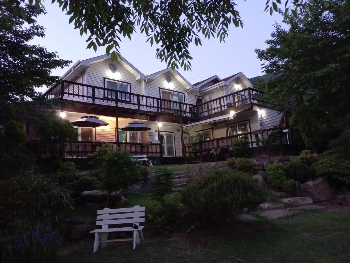 Chamjoeun Pension Chechon Екстер'єр фото