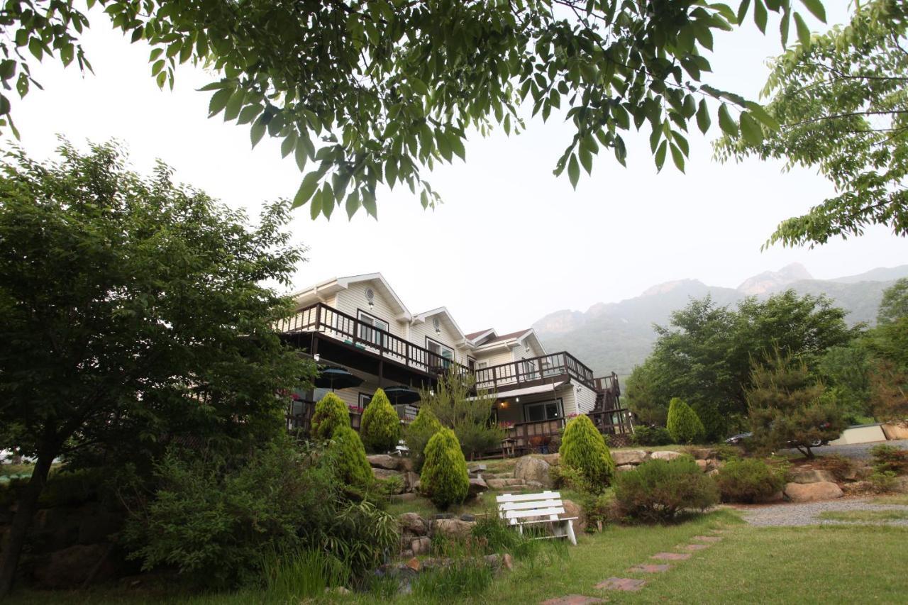 Chamjoeun Pension Chechon Екстер'єр фото